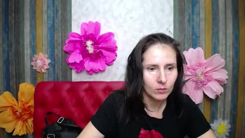 KarinaSwann online show from September 18, 2025, 6:04 am