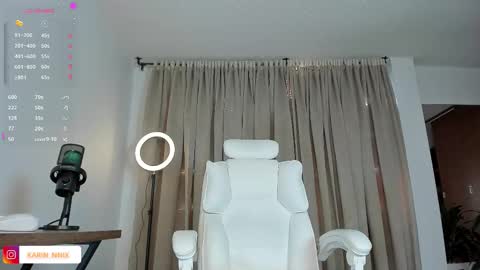 Snapshot of karinnixx chatting on February 28, 2026, 9:49 pm Karin online show from February 28, 2026, 9:49 pm