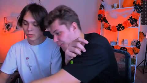 Karl online show from November 3, 2025, 7:48 pm