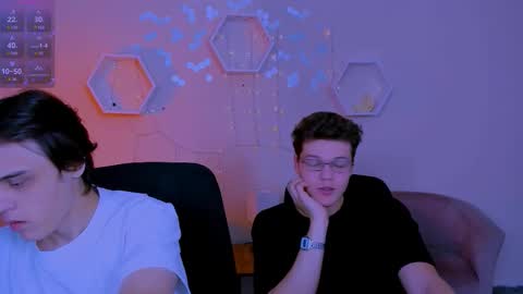 Karl online show from November 8, 2025, 9:42 am