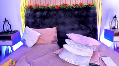 Karla Gonzaless online show from February 26, 2025, 1:11 am