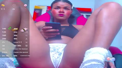 karla latina 28 online show from September 29, 2025, 3:22 am