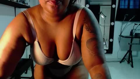 Snapshot of karlaluann chatting on October 31, 2025, 11:44 am karlaluann online show from October 31, 2025, 11:44 am