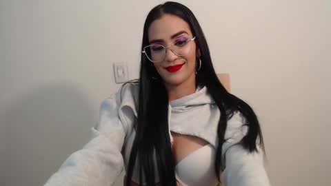 Snapshot of karlota_hank chatting on January 19, 2025, 8:18 am Karlis online show from January 19, 2025, 8:18 am