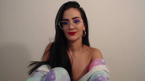 Snapshot of karlota_hank chatting on January 19, 2025, 11:23 am Karlis online show from January 19, 2025, 11:23 am