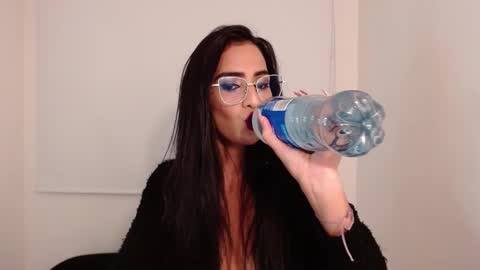 Snapshot of karlota_hank chatting on March 4, 2025, 1:34 am Karlis online show from March 4, 2025, 1:34 am