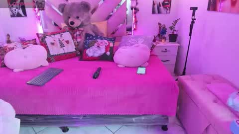 Karly Moonns online show from December 2, 2025, 9:21 pm