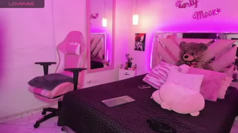 Snapshot of karly_moonn chatting on July 16, 2026, 12:33 pm Karly Moonns online show from July 16, 2026, 12:33 pm