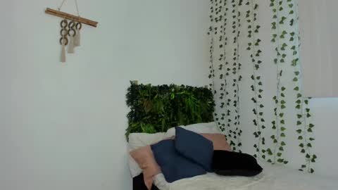 Karlye online show from February 11, 2025, 11:32 am