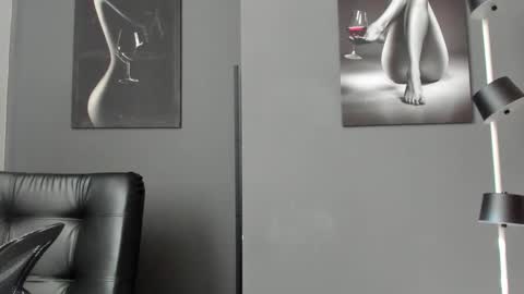   online show from November 12, 2025, 1:11 pm