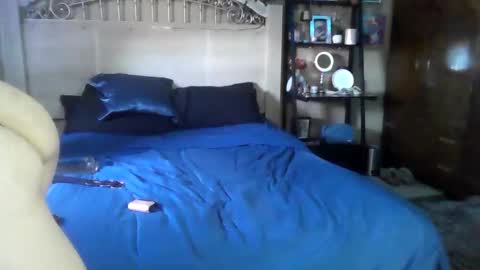 Karlykox online show from May 5, 2026, 7:11 pm