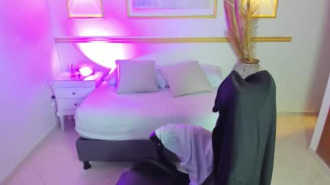 karlyy_ online show from February 4, 2026, 7:09 pm