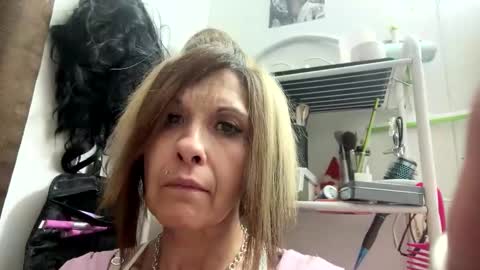 Snapshot of karmadewit1980 chatting on April 29, 2026, 11:03 am karmadewit1980 online show from April 29, 2026, 11:03 am