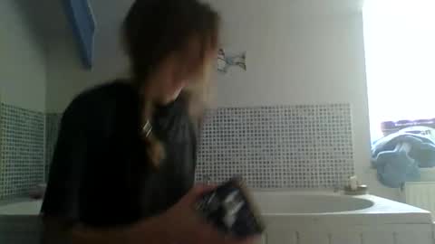 Karma Queen online show from April 4, 2026, 9:29 am