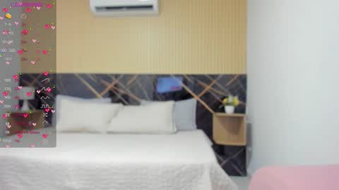 karol_cortes online show from December 14, 2025, 12:43 pm