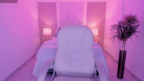 karol_priston online show from April 16, 2026, 3:07 am