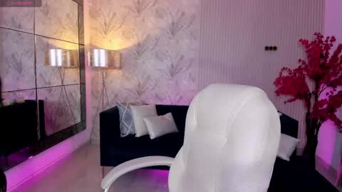 karol_priston online show from June 4, 2026, 3:12 am
