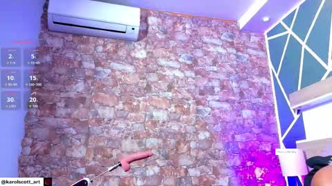 KAROL SCOTT online show from November 17, 2025, 7:52 pm