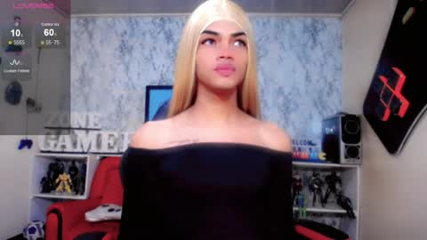 Snapshot of karol_vanessa__ chatting on June 1, 2026, 11:23 am karol Vanessa online show from June 1, 2026, 11:23 am