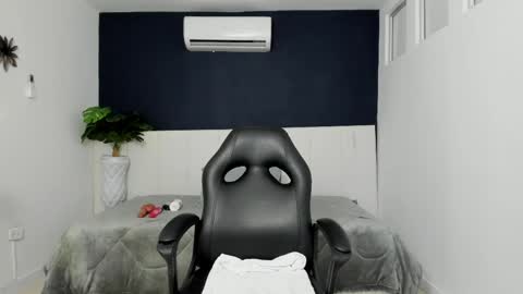 Snapshot of karola_cute_ chatting on April 13, 2026, 10:21 am katalina online show from April 13, 2026, 10:21 am