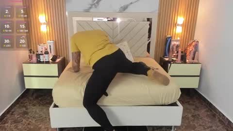 Snapshot of karolandluna chatting on September 20, 2025, 2:45 am Karol and Luna online show from September 20, 2025, 2:45 am