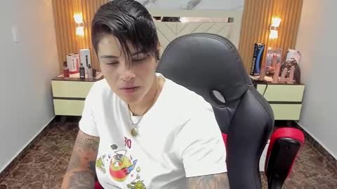 Snapshot of karolandluna chatting on September 25, 2025, 2:48 am Karol and Luna online show from September 25, 2025, 2:48 am