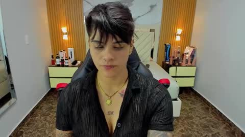 Snapshot of karolandluna chatting on October 16, 2025, 8:10 pm Karol and Luna online show from October 16, 2025, 8:10 pm