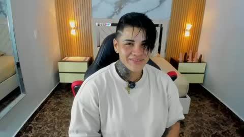 Snapshot of karolandluna chatting on June 19, 2026, 7:17 pm Karol and Luna online show from June 19, 2026, 7:17 pm