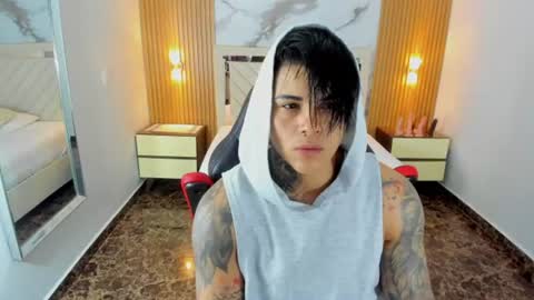 Snapshot of karolandluna chatting on July 1, 2026, 7:35 pm Karol and Luna online show from July 1, 2026, 7:35 pm