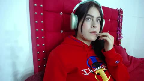 Snapshot of karolay_su chatting on February 14, 2025, 4:47 am ARIANNA online show from February 14, 2025, 4:47 am