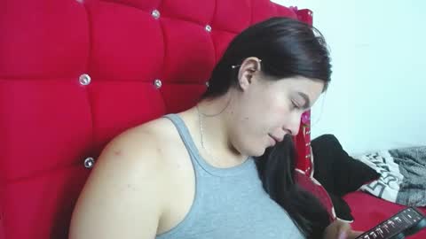 Snapshot of karolay_su chatting on February 19, 2025, 2:12 pm ARIANNA online show from February 19, 2025, 2:12 pm