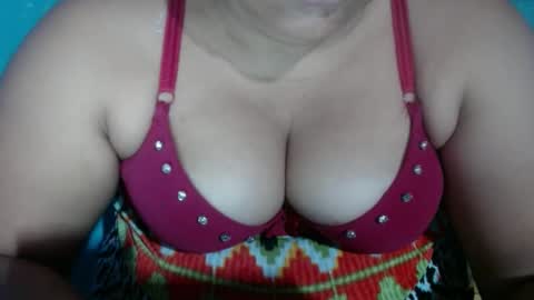 karolbb online show from November 7, 2025, 10:59 am