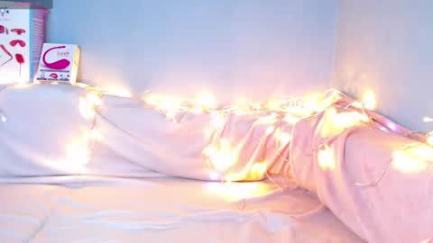 Snapshot of karolina_hottie_ chatting on February 22, 2025, 3:12 am Kira online show from February 22, 2025, 3:12 am