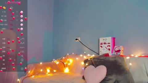 Snapshot of karolina_hottie_ chatting on October 10, 2025, 2:43 am Kira online show from October 10, 2025, 2:43 am