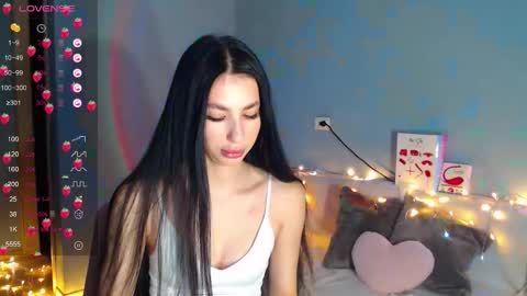 Snapshot of karolina_hottie_ chatting on November 10, 2025, 1:59 am Kira online show from November 10, 2025, 1:59 am