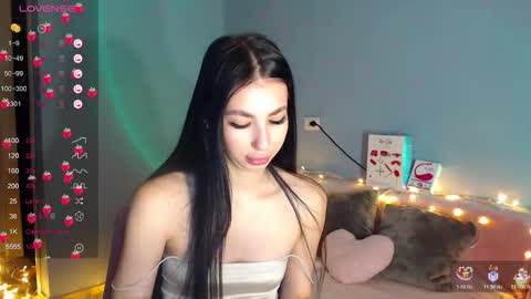 Snapshot of karolina_hottie_ chatting on November 28, 2025, 2:14 am Kira online show from November 28, 2025, 2:14 am
