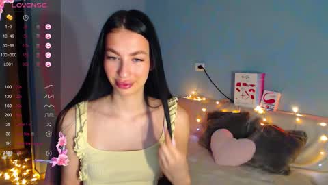 Snapshot of karolina_hottie_ chatting on March 16, 2026, 1:44 am Kira online show from March 16, 2026, 1:44 am