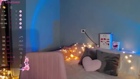 Snapshot of karolina_hottie_ chatting on March 20, 2026, 1:43 am Kira online show from March 20, 2026, 1:43 am