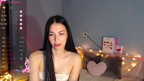 Snapshot of karolina_hottie_ chatting on March 27, 2026, 2:39 am Kira online show from March 27, 2026, 2:39 am