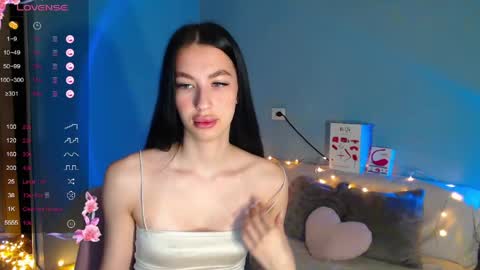 Snapshot of karolina_hottie_ chatting on April 7, 2026, 2:01 am Kira online show from April 7, 2026, 2:01 am