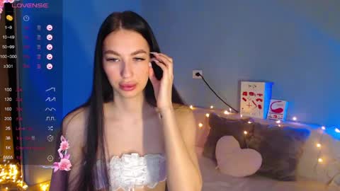 Snapshot of karolina_hottie_ chatting on April 13, 2026, 2:06 am Kira online show from April 13, 2026, 2:06 am