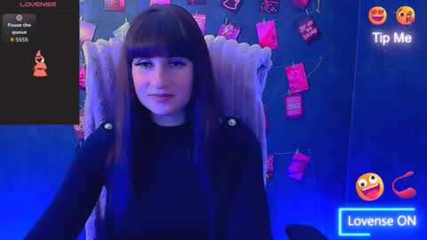 Caroline online show from April 14, 2026, 5:46 am