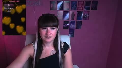 Snapshot of karolina_mia chatting on June 28, 2026, 5:46 am Caroline online show from June 28, 2026, 5:46 am