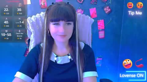 Snapshot of karolina_mia chatting on July 20, 2026, 5:44 am Caroline online show from July 20, 2026, 5:44 am