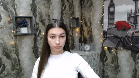 Karolina online show from December 18, 2024, 7:26 am