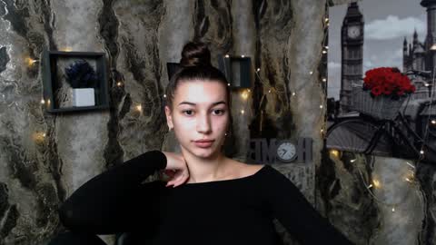Karolina online show from December 20, 2024, 7:39 pm