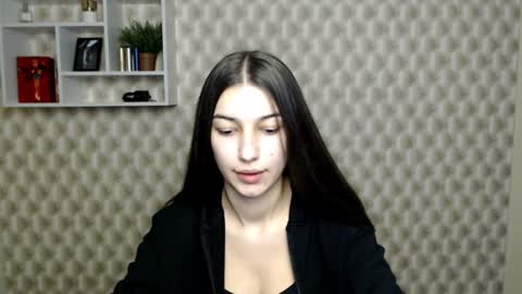 Karolina online show from December 27, 2024, 7:35 pm