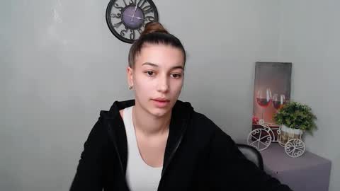 Karolina online show from February 19, 2025, 1:06 pm