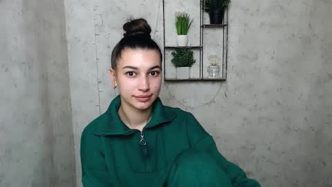 Karolina online show from March 8, 2025, 9:50 am