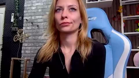 karoline121 online show from March 3, 2026, 7:31 pm